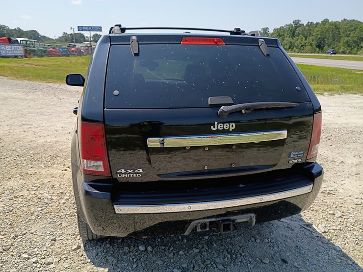 2010-jeep-grand-cherokee-image-11