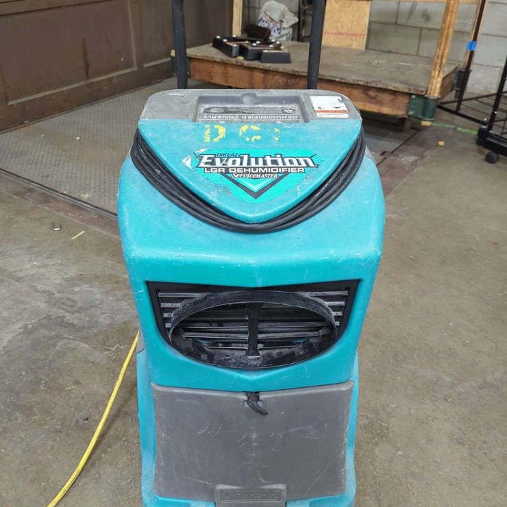 (1) Dri-eaz Evolution LRG Dehumidifier