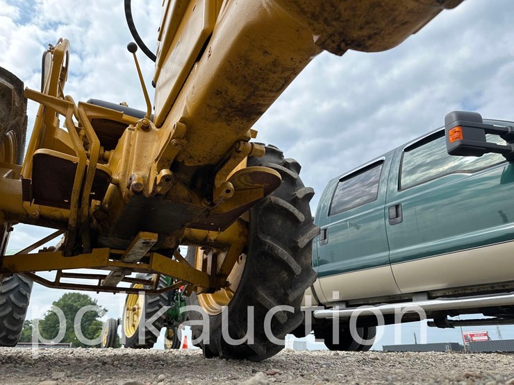 john-deere-320u-image-14