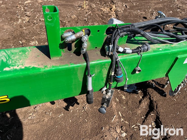 john-deere-1765-image-9