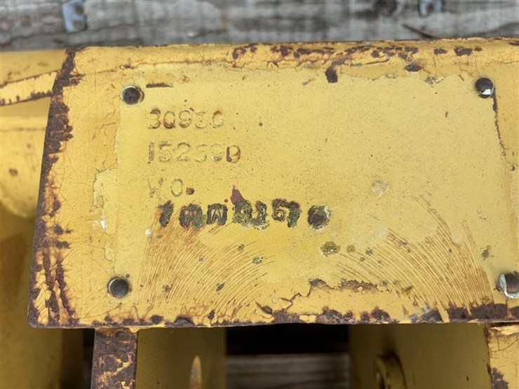 caterpillar-loader-quick-coupler-image-5