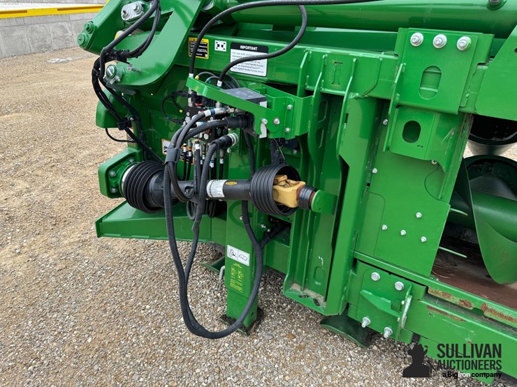 2023-john-deere-c12f-image-18