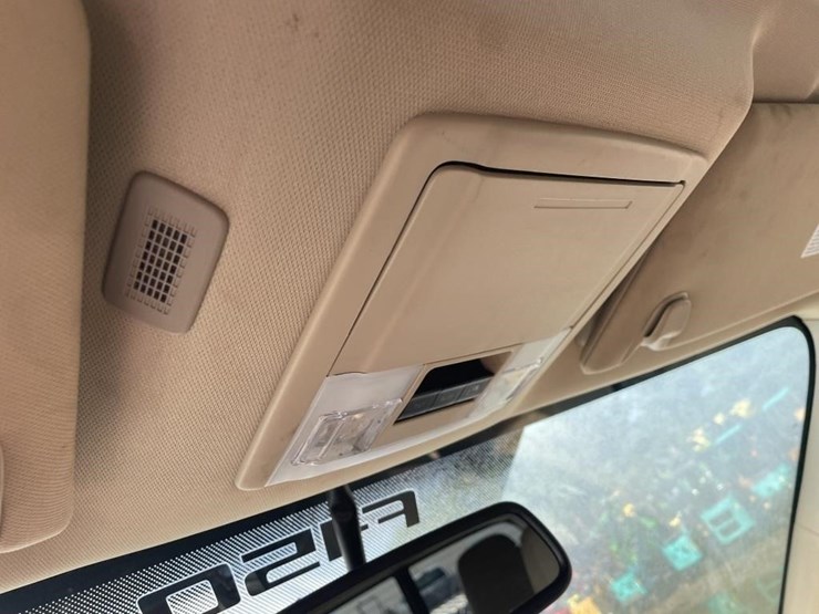 2010-ford-f150-lariat-image-29