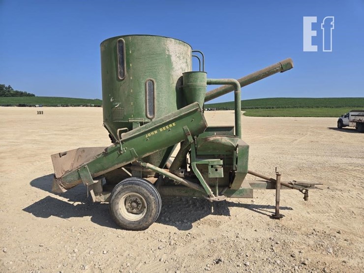 john-deere-400-image-5