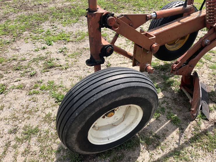 massey-ferguson-880-image-9