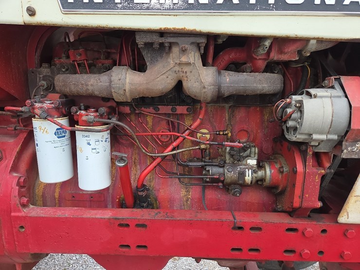 1970-ih-1456-tractor-image-41