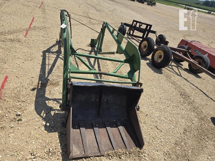 john-deere-b-image-2