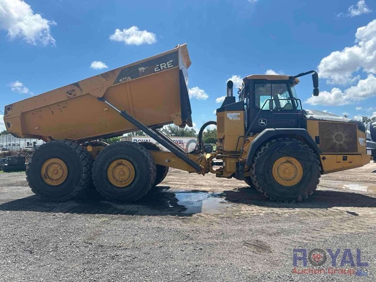 2015-deere-410e-image-31