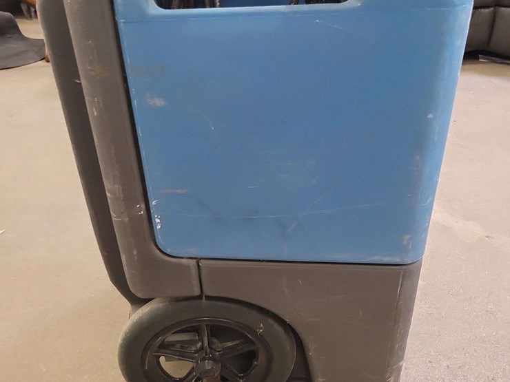 dri-eaz-lgr-7000xli-dehumidifier-(f412)-image-2