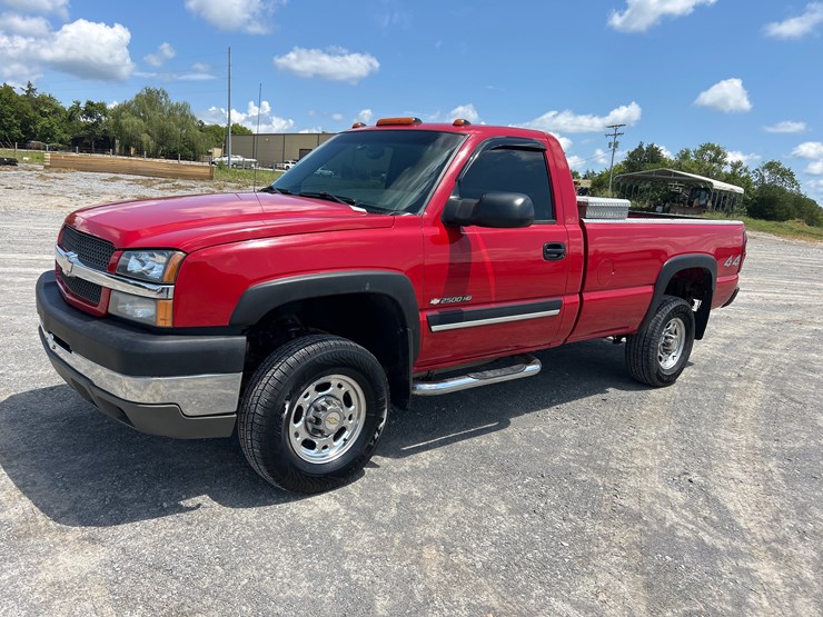 2003-chevrolet-2500hd-image-1