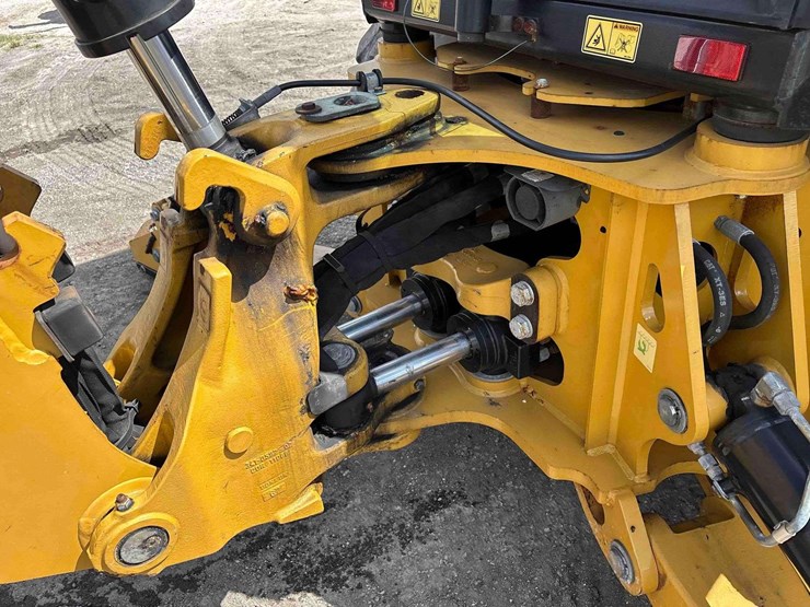 caterpillar-420f2-image-13