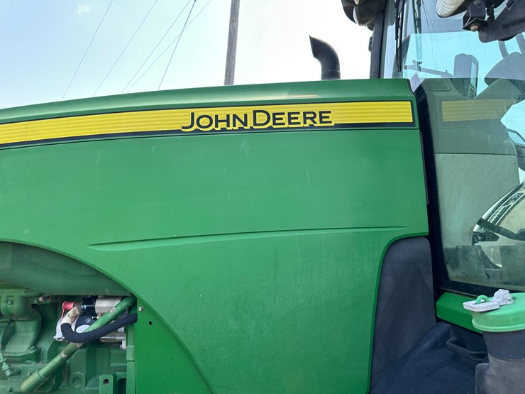 2014-john-deere-8285r-image-27