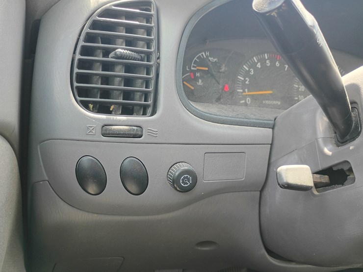 2002-toyota-tundra-image-45