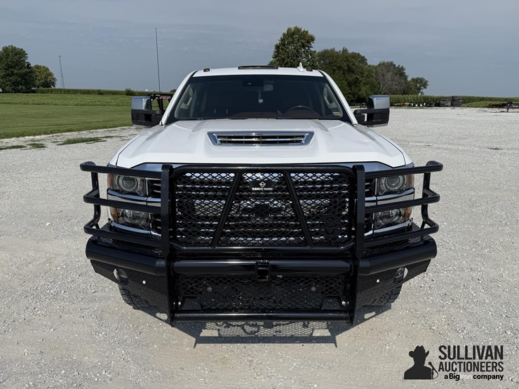 2017-chevrolet-3500hd-image-2