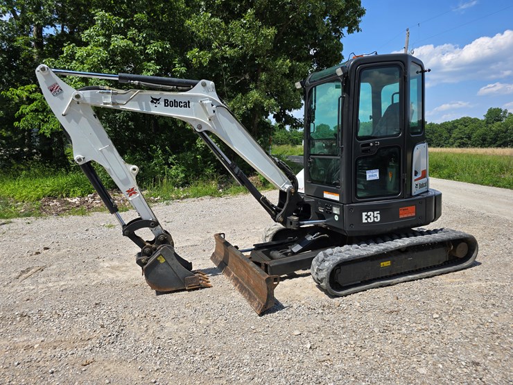 2012-bobcat-e35-image-6