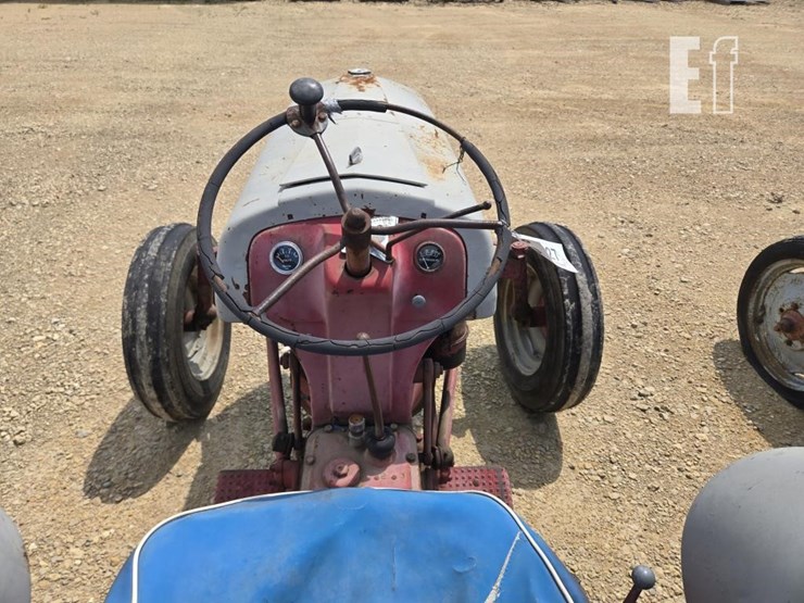 ford-tractor-image-9