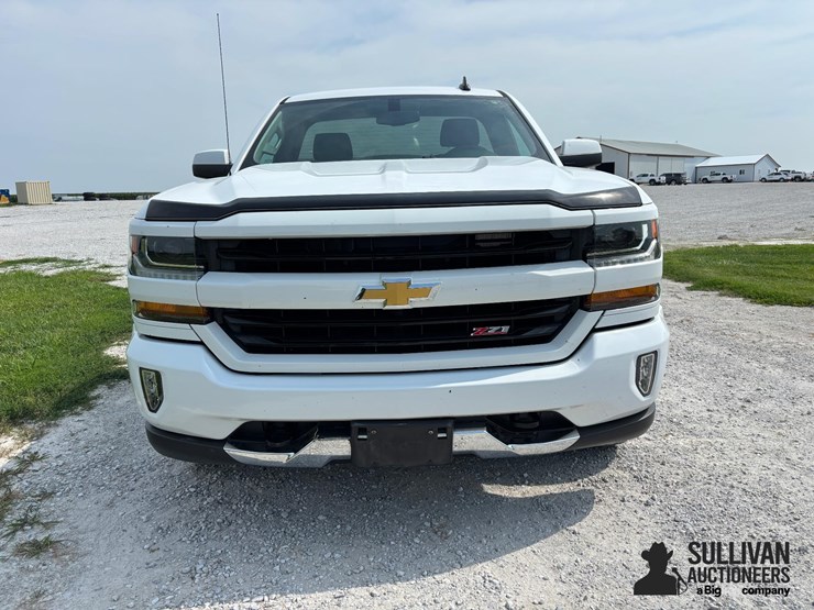 2018-chevrolet-1500-image-2