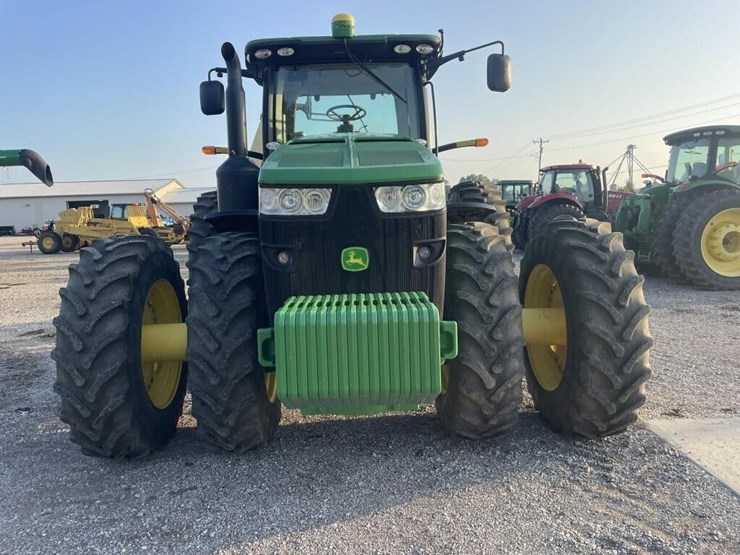 2011-john-deere-8310r-image-21