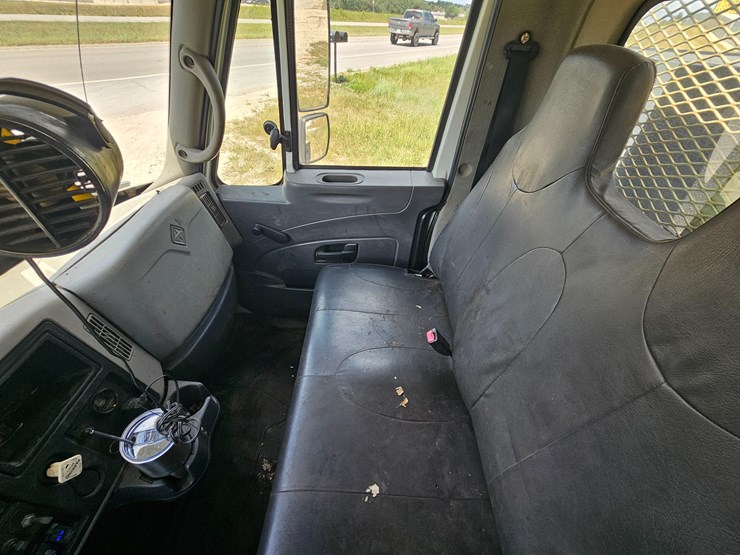 2008-international-durastar-4300-image-51