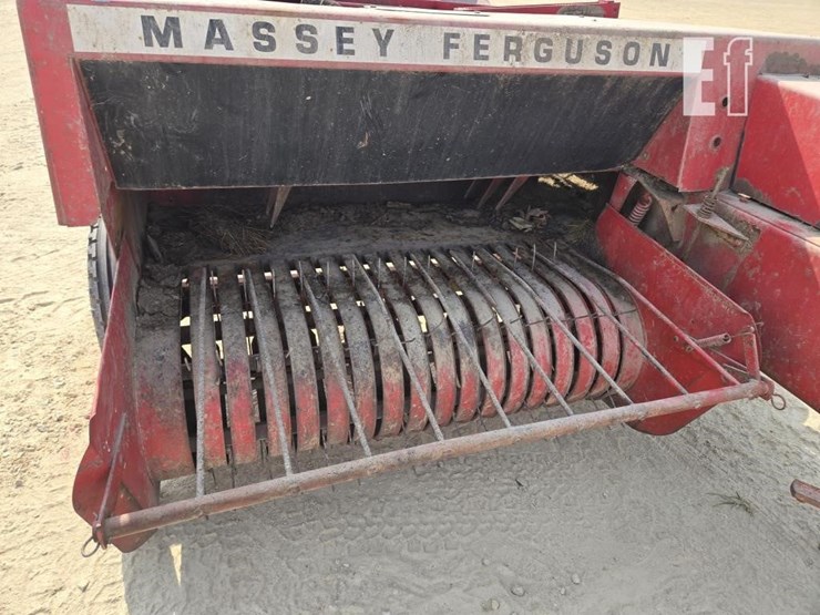 massey-ferguson-124-image-13