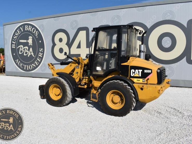 2011-caterpillar-908h-image-10