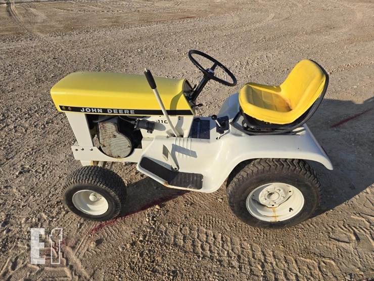 john-deere-110-image-3