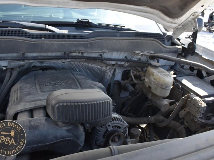 2015-chevrolet-silverado-2500hd-image-42