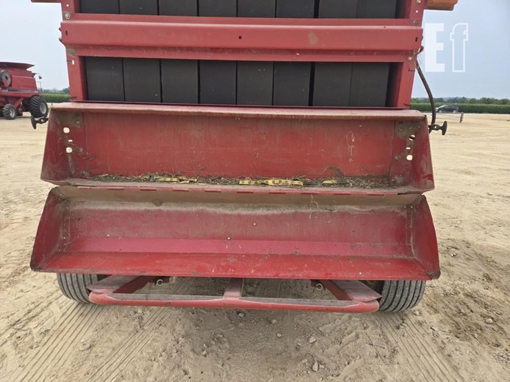 new-holland-br7090-image-10
