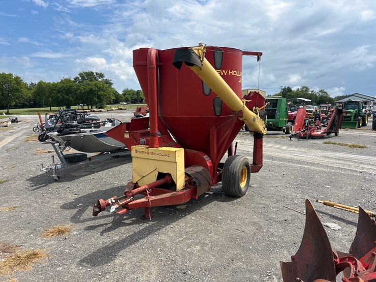 new-holland-355-image-1