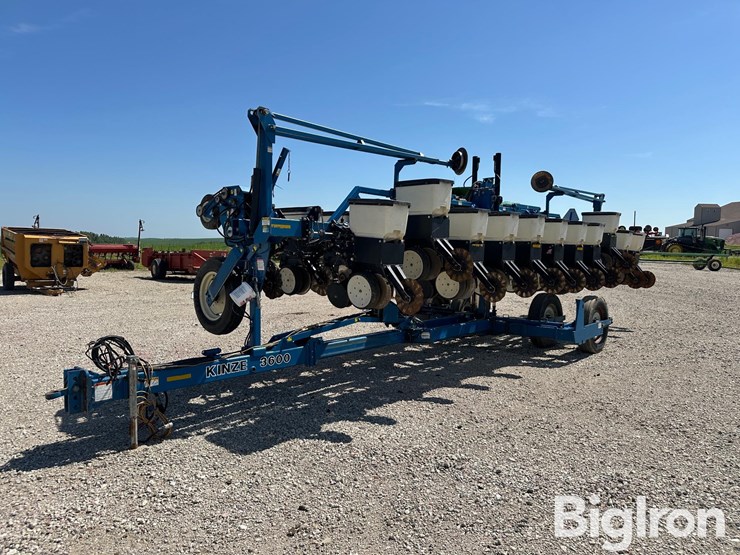kinze-3600-image-1
