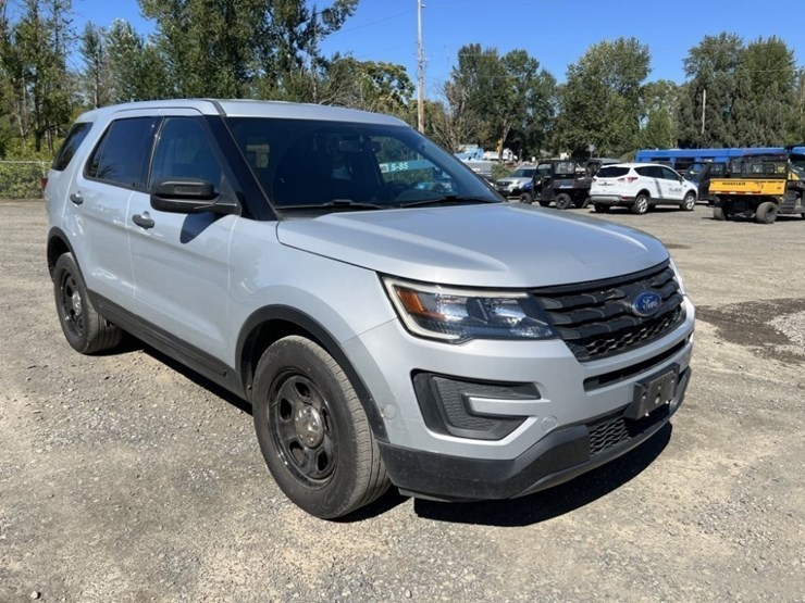 2017-ford-explorer-image-2