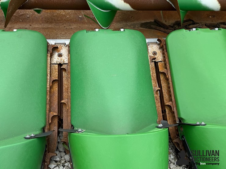 2018-john-deere-708c-image-11