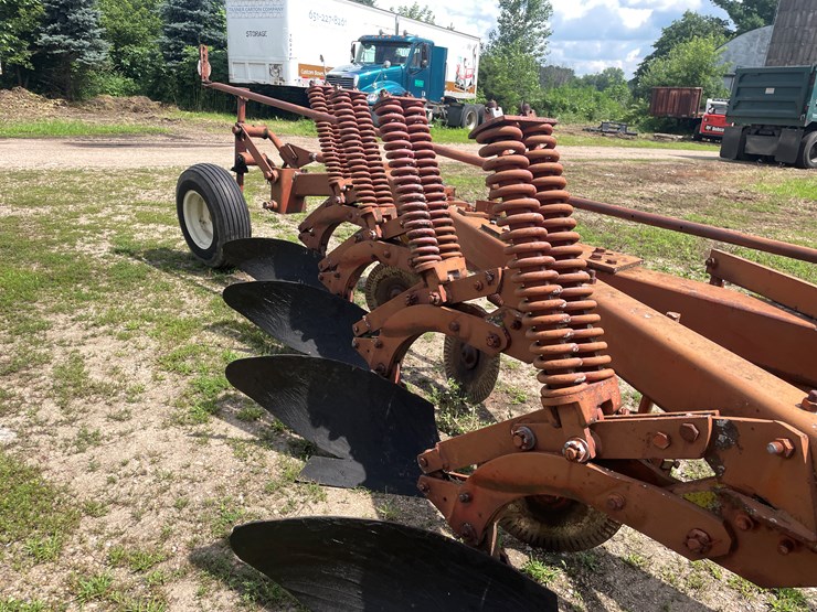 massey-ferguson-880-image-5