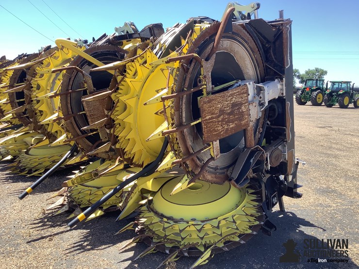 2023-john-deere-772-image-1