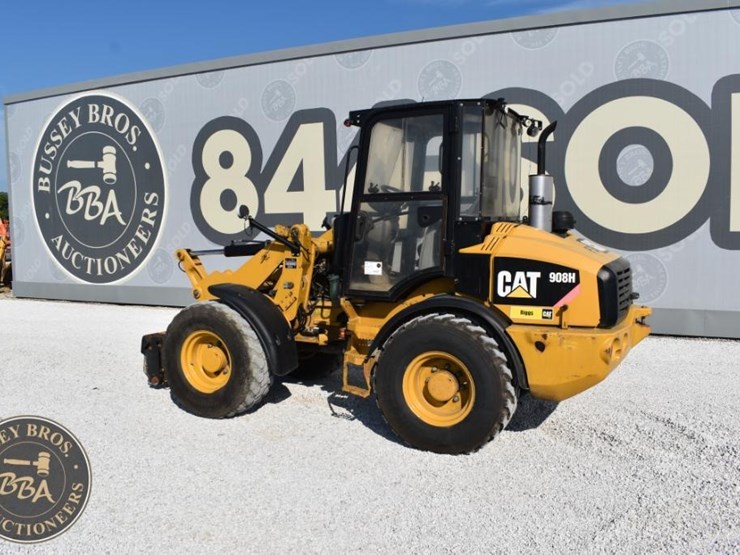 2011-caterpillar-908h-image-11