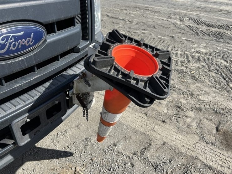 2015-ford-f350-sd-image-42