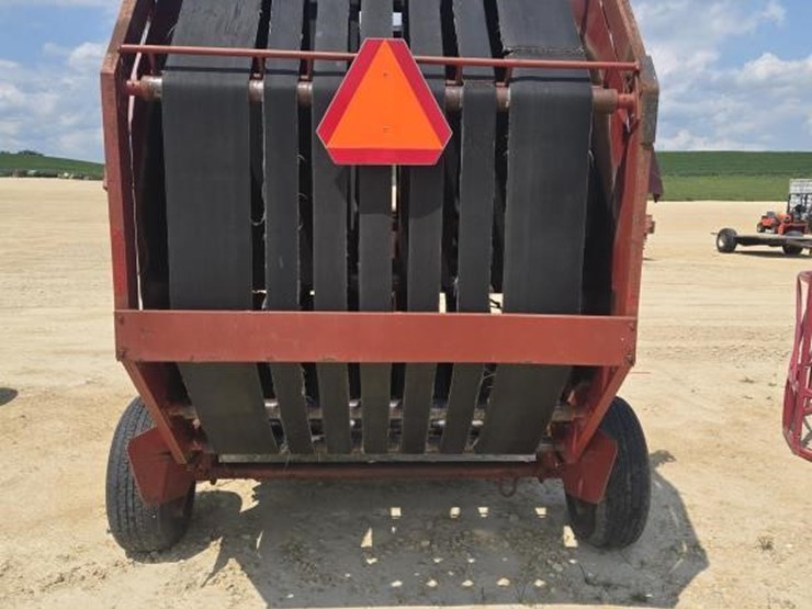 massey-ferguson-560-image-7