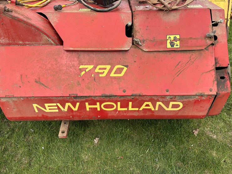 new-holland-790-image-21