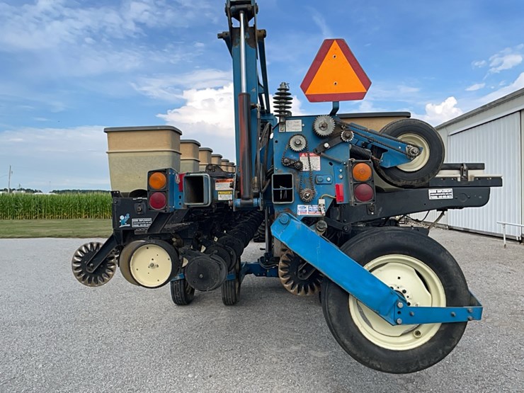 kinze-2600-image-17