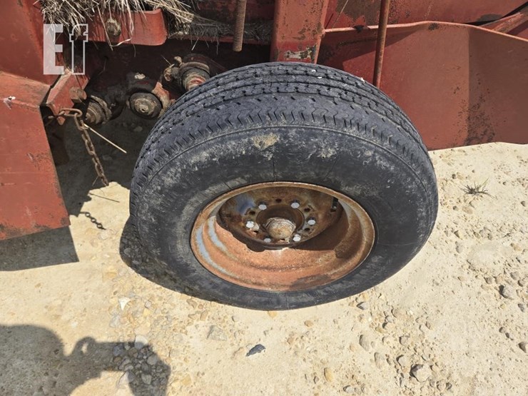 massey-ferguson-560-image-9