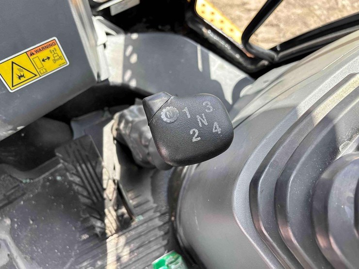 caterpillar-420f2-image-25