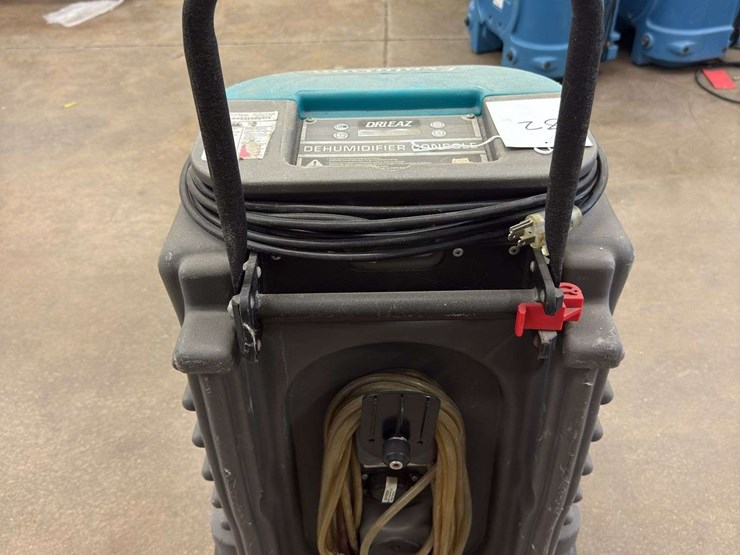 drieaz-dehumidifier-console-model-#-f292-sm-total-hours-4148-image-4