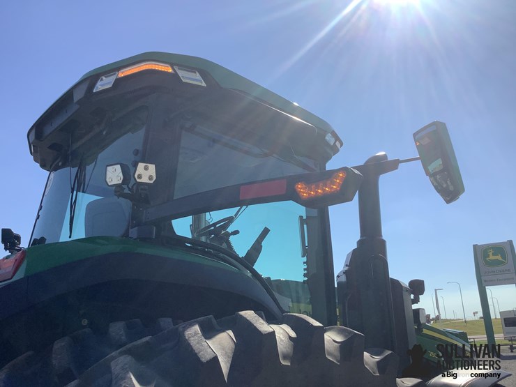 2023-john-deere-8r-250-image-15
