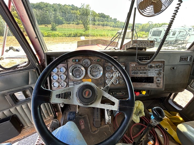 kenworth-w900-image-16