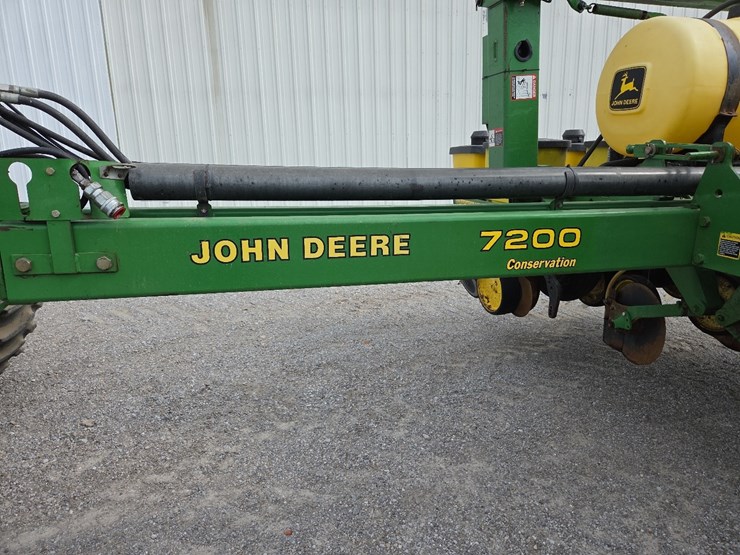 john-deere-7200-image-3