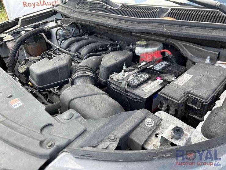 2016-ford-explorer-image-8