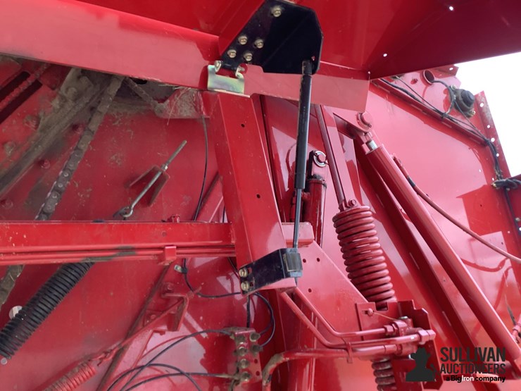 new-holland-br7090-image-13