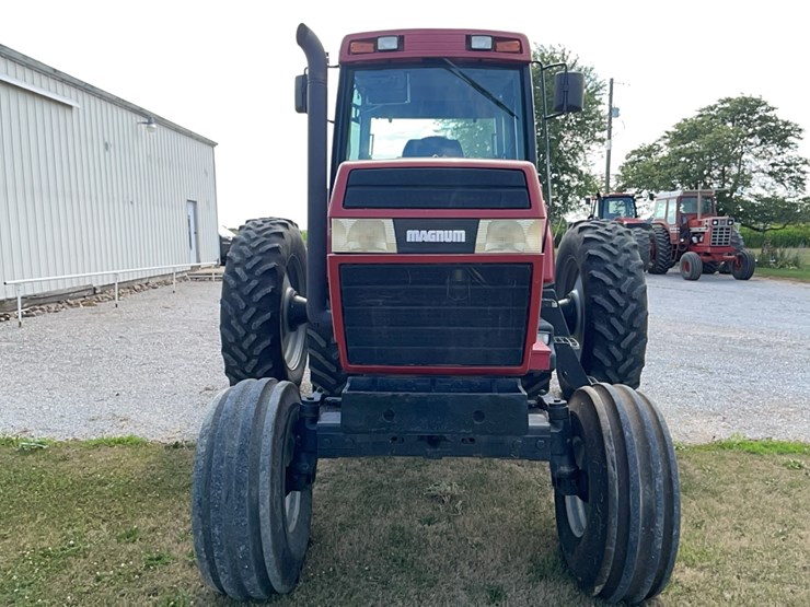 1994-cih-7230-magnum-tractor-image-3