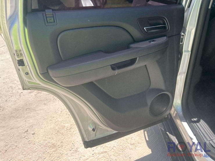 2014-chevrolet-tahoe-image-17