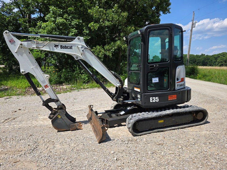 2012-bobcat-e35-image-7